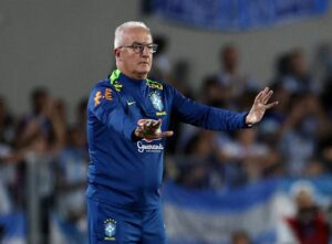 إقالة دوريفال جونيور من تدريب المنتخب البرازيلي
