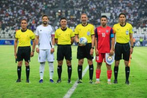 الزوراء يعزز صدارته للدوري العراقي في مباراة البطاقات الحمراء
