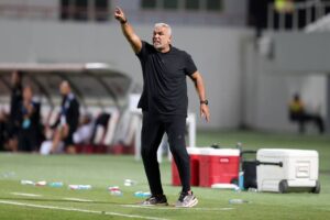 كوزمين: الشارقة خالف التوقعات التي استبعدته من الترشيحات في بداية الموسم
