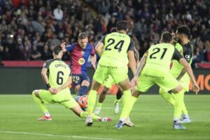 قبل «كلاسيكو» الكأس.. برشلونة يبتعد في صدارة «الليغا» بفارق 7 نقاط عن ريال مدريد
