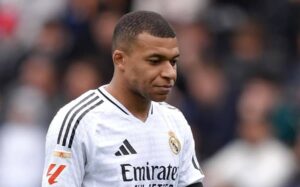 تشكيل ريال مدريد المتوقع أمام أرسنال.. خطة الريمونتادا تبدأ بثلاث مفاجآت
