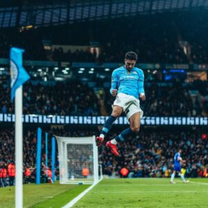 الفرعون المصري الجديد.. جماهير مانشستر سيتي تتغنى بعمر مرموش(فيديو)
