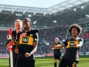 دورتموند يسحق فرايبورج 4-1 في سعيه لإنهاء الموسم بالمربع الذهبي
