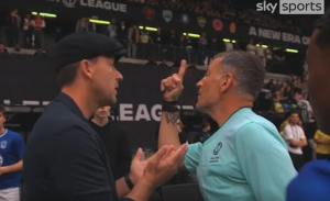 دوري جديد لكرة القدم يقوده ملاكم ويدرب فيه تيري
