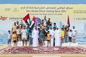 «زلزال» بطلاً لسباق أبوظبي للمحامل الشراعية 22 قدماً
