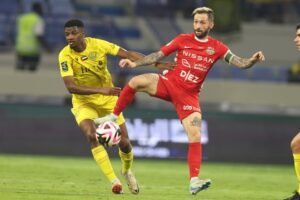 «ماراثون كروي».. شباب الأهلي والشارقة إلى نهائي الكأس
