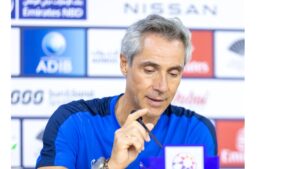 سوزا: شباب الأهلي يفصله «4 نهائيات» عن لقب الدوري
