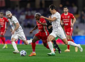 شباب الأهلي يستضيف العين في قمة دوري أدنوك
