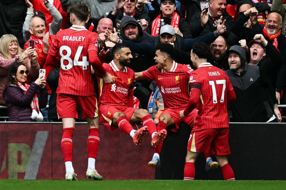 محمد صلاح أول لاعب في تاريخ «البريميرليغ» يساهم بـ45 هدفاً
