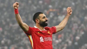 الدوري وأرقام تاريخية بانتظار محمد صلاح في مباراة ليفربول وتوتنهام؟
