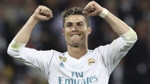 مفاجأة مدوية.. هل يعود كريستيانو رونالدو للمشاركة مع ريال مدريد في مونديال الأندية 2025؟
