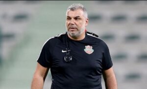 كوزمين قلق من خوض الشارقة نهائي "أبطال آسيا" على عشب اصطناعي
