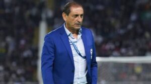 كورينثيانز يقيل مدربه الأرجنتيني دياز
