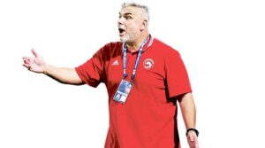 هل يكون كوزمين المدرب 36.. وأول روماني يقود «الأبيض»؟
