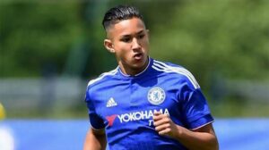 لاعب يتفوق على ميسي ورونالدو بـ20 مرة ويصبح الأغنى في تاريخ كرة القدم
