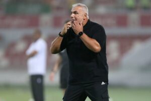 لماذا يخشى كوزمين ملعب ليون وكيف يخسر دائماً بمواجهة عادل الحوسني ؟
