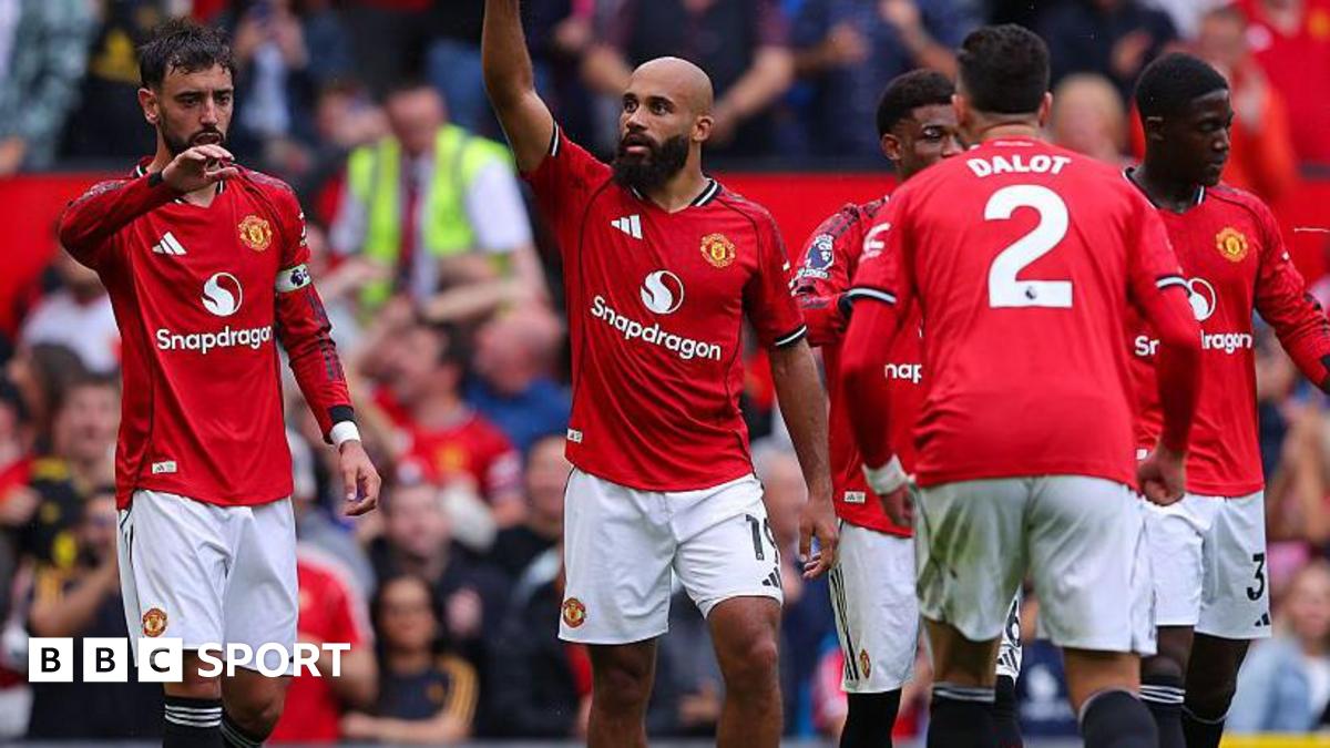 Manchester United celebrate