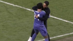 جنون في أولد ترافورد وفرحة هستيرية.. مانشستر يونايتد يتأهل إلى ربع نهائي الدوري الأوروبي بسيناريو تاريخي
