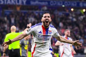 مانشستر يونايتد يقود ليفربول في Rayan Cherki Transfer Chase - FootballAction.co.uk
