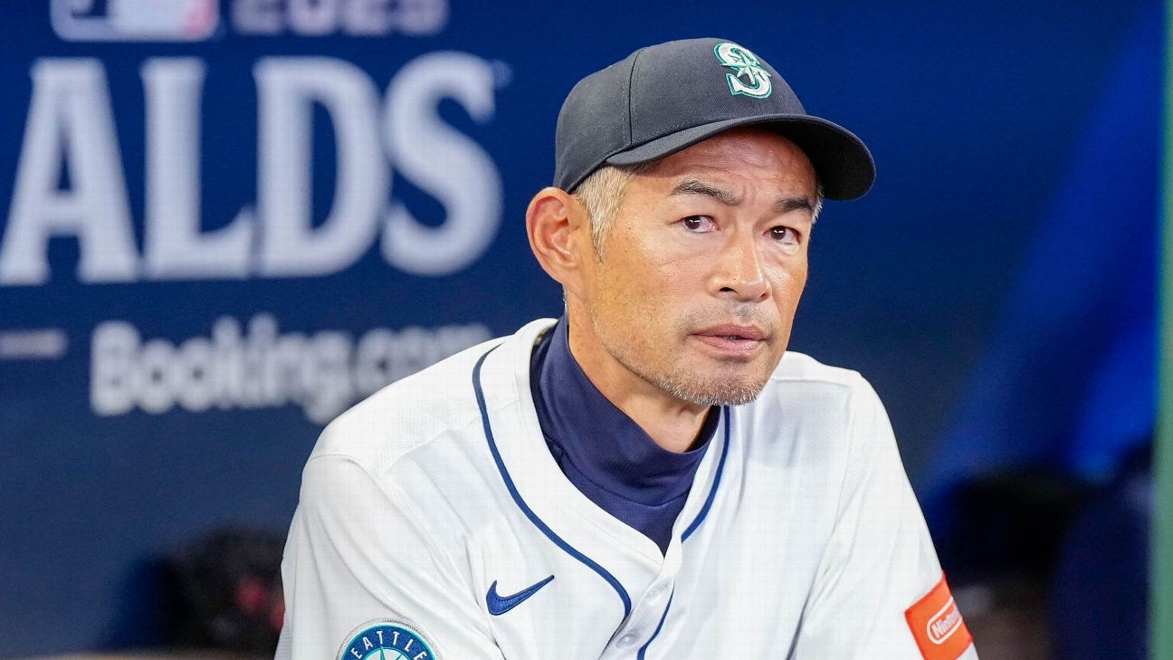 يلعب Ichiro في الحقل الصحيح لسياتل مارينرز أثناء مشاجرة الفريق
