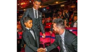 نجل رونالدو يثير الجدل باختيار ميسي بين أعظم لاعبي التاريخ
