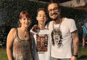 نجم أرجنتيني يعض أذن ابنه ويرتبط بابنة مارادونا
