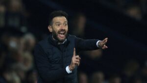 فالنسيا يعين كوربيران مدربًا جديدًا في محاولة لتحسين حظوظ الدوري الأسباني
