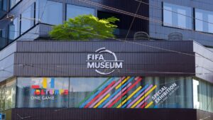 يظهر فريق Türkiye's Mansiz في رحلة متحف FIFA عبر كرة القدم
