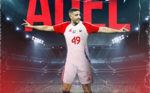 رسمياً.. الشارقة يتعاقد مع «فنان المغرب» عادل تاعرابت
