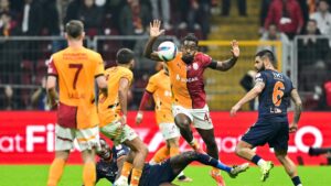غلطة سراي وباشاك شهير يتقاسمان الغنائم المزدوجة في المباراة الافتتاحية لكأس تركيا
