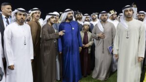 محمد بن راشد يشهد أمسية فاشن فرايداي بمضمار ميدان العالمي
