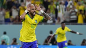 نيمار يعلن كأس العالم 2026 ويلمح إلى لم شمل "MSN"
