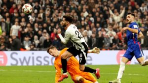 Beşiktaş' Rafa Silva scores their third goal as Athletic Bilbao's Julen Agirrezabala attempts to make a save during a Europa League match, Istanbul, Türkiye, Jan. 22, 2025. (Reuters Photo)