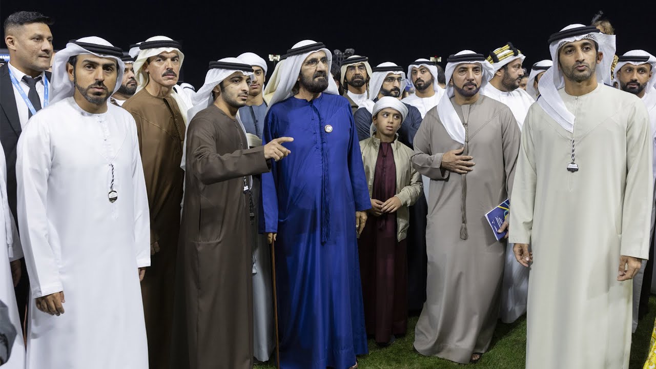 محمد بن راشد يشهد أمسية فاشن فرايداي بمضمار ميدان العالمي

