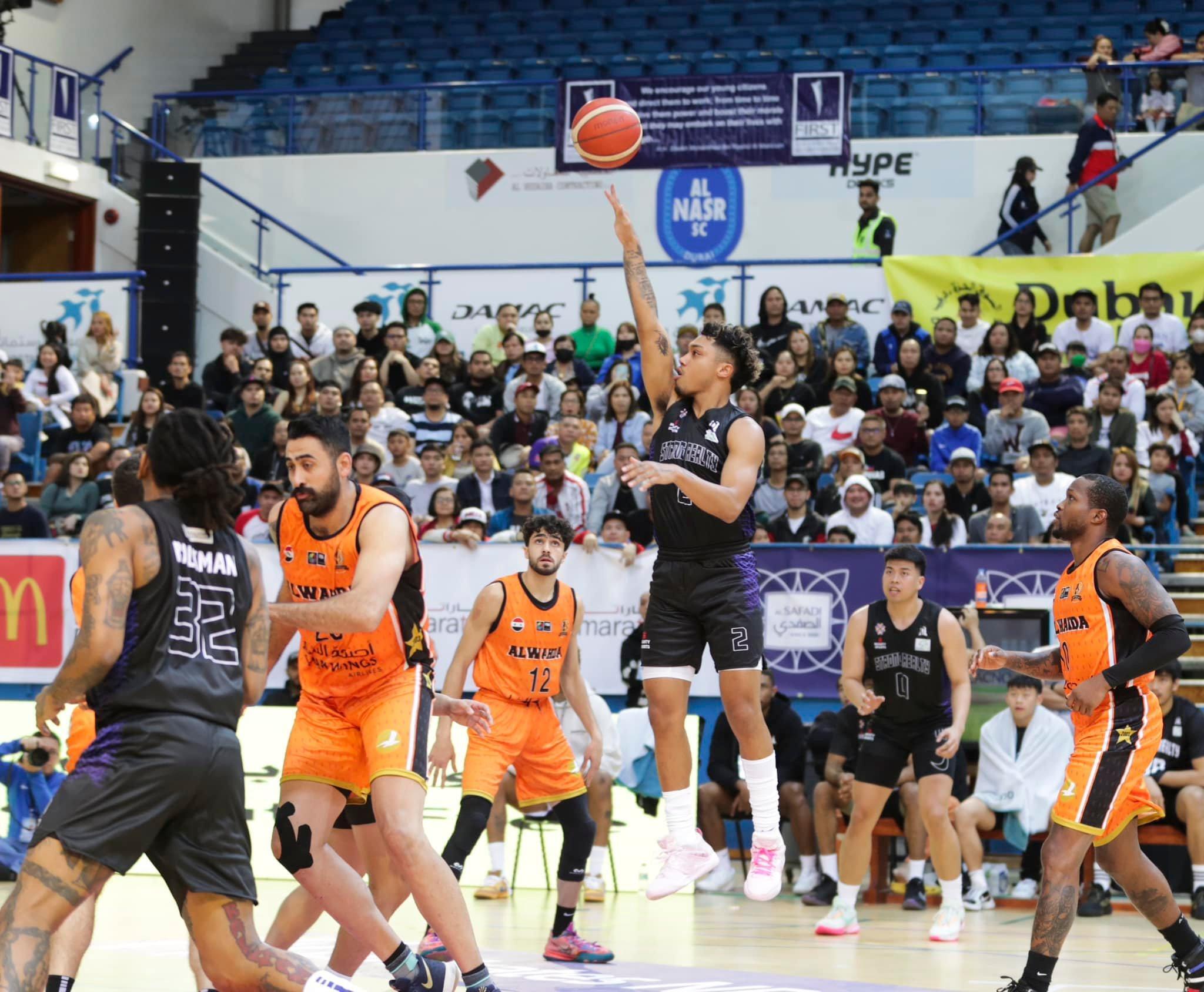 منتخب الإمارات يلتقي سترونج في دولية دبي للسلة
