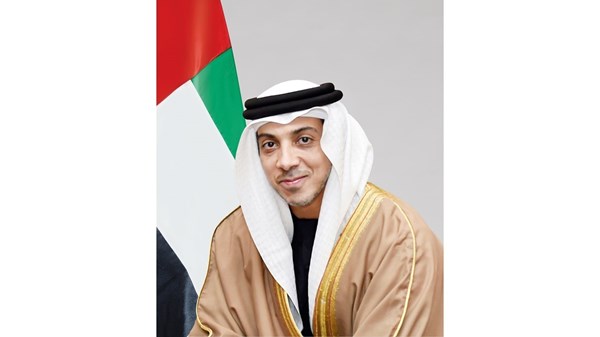 منصور بن زايد يهنئ الملك حمد بن عيسى بفوز المنتخب البحريني بـ"خليجي 26"
