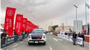 شرطة أبوظبي تشارك في تأمين مسارات «طواف الإمارات»
