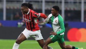 فينورد يصعق ميلان.. عملاق إيطاليا يغادر دوري الأبطال
