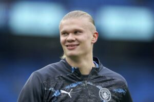 قبل قمة ريال مدريد ومانشستر سيتي .. فينيسيوس يشتري أسهماً في ناد وهالاند يقتني سيارة
