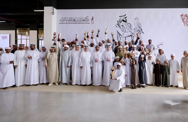 محمد بن راشد بن محمد بن راشد يتوّج أبطال «كأس محمد بن راشد لسباقات الصقور»
