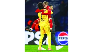 ليفربول فاز على سان جيرمان بالحظ
