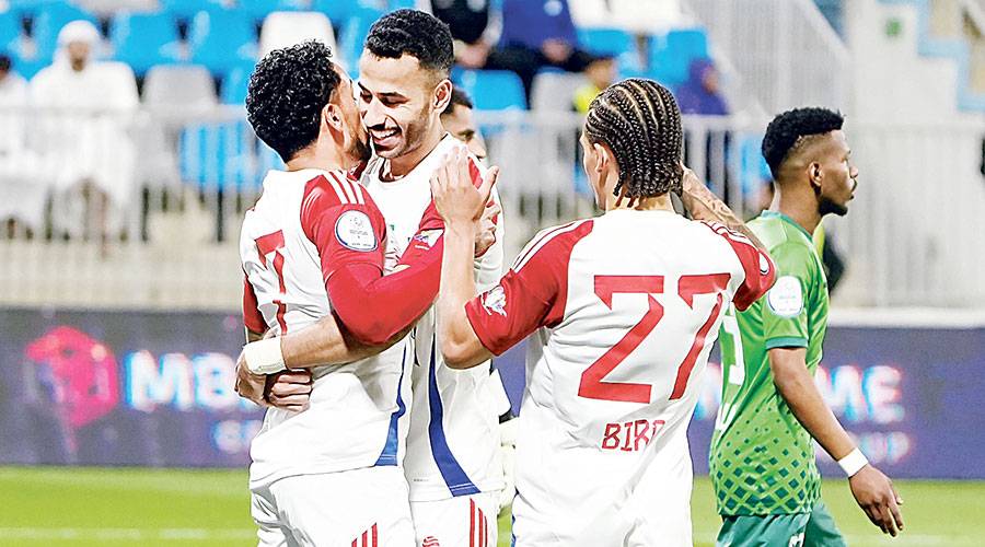 الشارقة يستعيد الثقة قبل القمة

