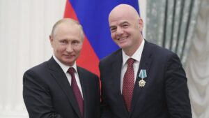 Russian President Vladimir Putin (L) shakes hands with FIFA President Gianni Infantino during an awarding ceremony in the Kremlin, Moscow, Russia, May 23, 2019. (AP Photo)