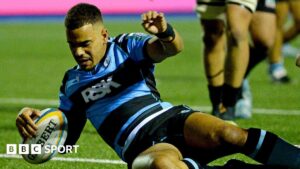 Ben Thomas scoring a try for Cardiff against Lions