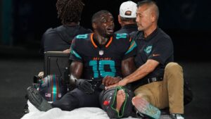الوكيل: سارت عملية جراحة Tyreek Hill بشكل جيد ، سيلعب في عام 2026
