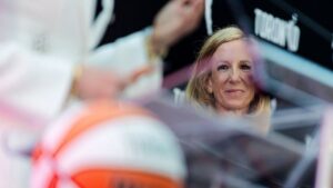 يعود اللاعبون كولير في تمزيق WNBA ، ودعوا التغيير

