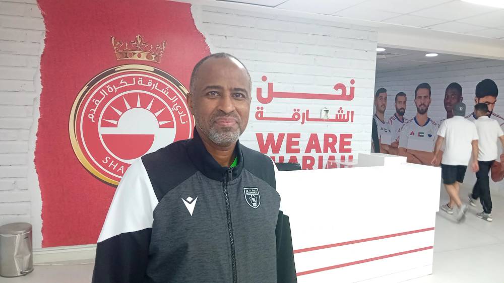 مدرب التعاون: كوزمين اللاعب الأخطر في الشارقة
